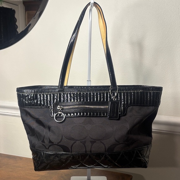 COACH POPPY Signature quilted tote bag (EUC) - Picture 2 of 14